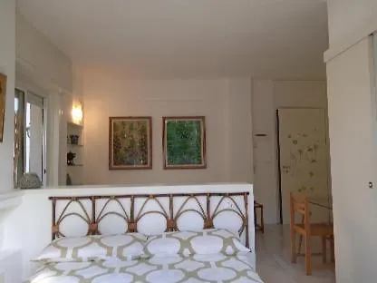 Maison Serafina Sanremo 0*,  Italy